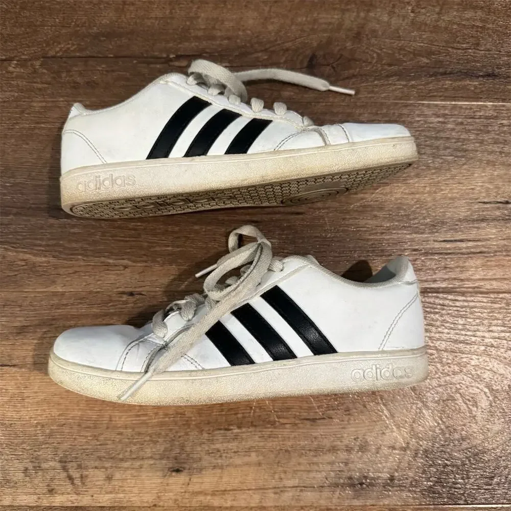 Adidas NEO Baseline Big Boys White Black Low Top Sneakers Size 4 READ